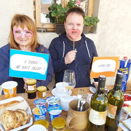 PARKOVACÍ MÍSTA PRO KARAVANY A OBYTNÉ VOZY